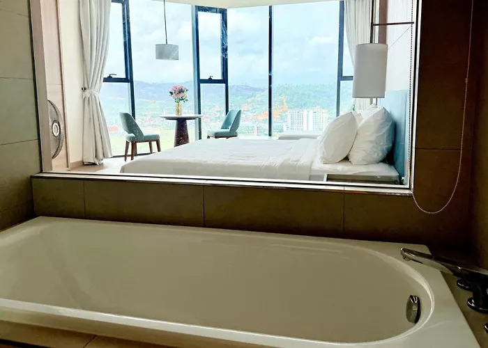 A La Carte Bay Managed By 2tstay Ha Long